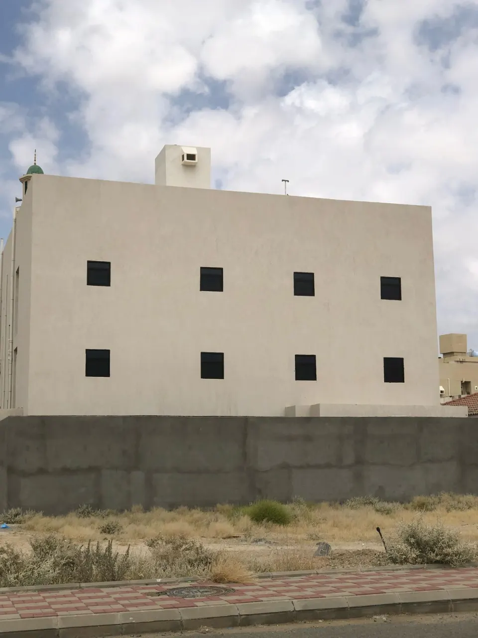 مبنى سكني من دورين